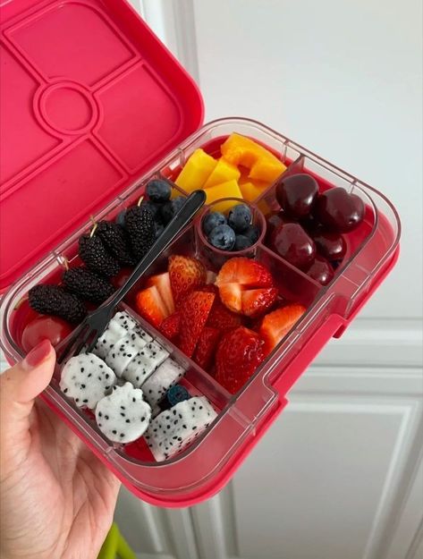 Bekal Aesthetic, Packed Lunch Aesthetic, Lunch Aesthetic School, High School Lunch Ideas, Fruit Bento, Girl Lunch, School Lunch Recipes, Fruit Lunch, Healthy Lunch Snacks