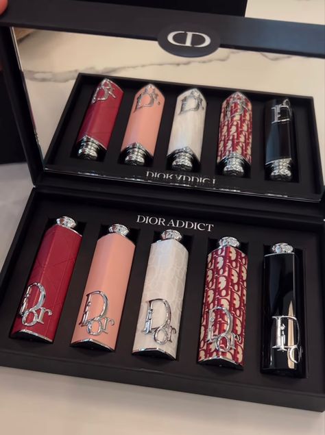 Dior Addict Perfume, Makeup Products Dior, Dior Makeup Packaging, Dior Lipstick Collection, Dior Cosmetics Make Up, Dior Lipstick Case, Koleksi Makeup, Wholesale Hair Accessories, Alat Makeup