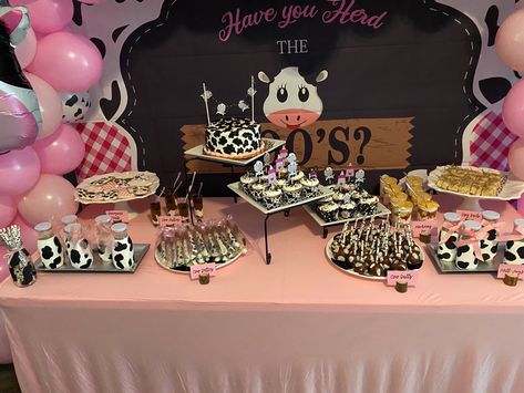 •C’s Dreamy events Cow Birthday Dessert, Cow Dessert Table, 4ever Moody, Dessert Table Ideas, Cow Birthday Parties, Birthday Sweets, Table Birthday, Dessert Table Birthday, Sweet Corner