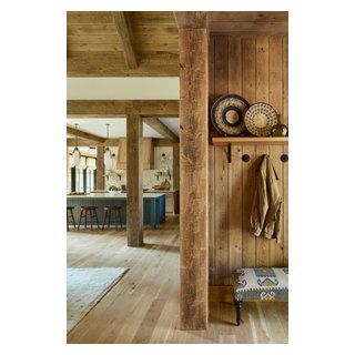 Hawks Beard House - Scandinavian - Entry - Portland - by JHL Design | Houzz Transitional French Country, Lodge Style Home, Luxury Ranch, Ranch House Designs, Lodge Homes, Modern Ranch, Coastal Modern, Western Homes, Lodge Style