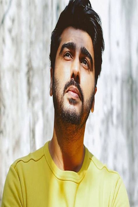 After Bollywood celebrity Sonakshi Sinha, Arjun Kapoor has purchased a luxurious 4BHK sky villain Mumbai's 81 Aureate in Bandra. The sky villas in this 26-floor building offer extravagant lifestyle features, and breathtaking views of the Bandra – Worli Sea Link, the Arabian Sea, and Mumbai’s glittering skyline. #entertainment #entertainmentnews #celebrity #celebritynews #bollywood #bollywoodnews #latestbollywoodnews #ArjunKapoor #SonakshiSinha #ArjunKapoornews #Bandra #Realestate #skyvilla Finding Fanny, Bandra Worli Sea Link, Arjun Kapoor, Sonakshi Sinha, Amitabh Bachchan, Film Producer, Film Set, Bollywood Actors, Bollywood News