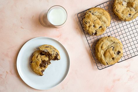 Levain Cookie Recipe, Joshua Weissman, Levain Cookies, Chocolate Chip Cookie Recipes, Bakery Chocolate Chip Cookies, Best Chocolate Chip Cookies Recipe, Levain Bakery, Best Chocolate Chip, Best Chocolate Chip Cookie