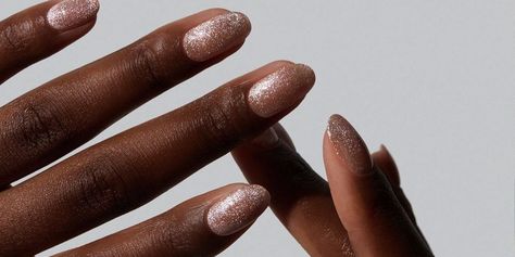 Champagne Chrome Nails, Champagne Nail Polish, Frosted Nails, Champagne Nails, Nutrition And Mental Health, Magnetic Nail Polish, Magnetic Nails, Chrome Powder, Juicy Lips