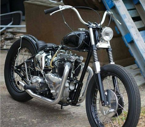 Triumph Harley Davidson Bobber, Triumph Chopper, Bobber Style, Old School Chopper, Triumph Bobber, Triumph Bikes, Bobber Bikes, British Motorcycles, Indian Motorcycles