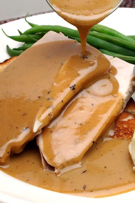 Made from only 6 easy ingredients, this gluten-free keto gravy is a sugar-free creamy sauce that will pair perfectly with your favorite side dish or on top of your steak at a holiday party. And the best part is that no flour or cornstarch is used to thicken this sauce. Heart Healthy Gravy Recipe, Keto Cream Cheese Gravy, Low Carb Turkey Gravy, Keto Turkey Gravy Recipe, Coconut Flour Gravy, Keto Gravy Recipes, Keto Brown Gravy Recipe, Carnivore Gravy Recipe, Almond Flour Gravy