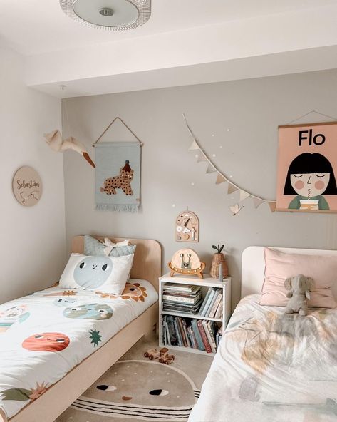 33 Kids Bedroom Ideas - Inspiring Decor for Comfort & Creativity - placeideal.com Simple Kids Bedrooms, Creative Ideas For Kids, Stylish Kids Room, Boy And Girl Shared Bedroom, Kids Rooms Shared, Twin Room, Kids Bedroom Ideas, Kids Room Ideas, Room Boy