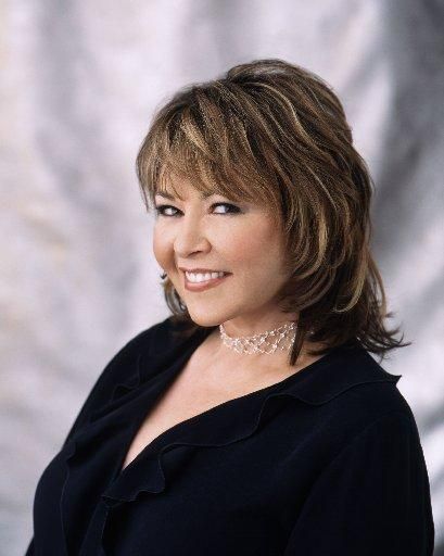 roseanne barr hairstyle - Google Search Roseanne Barr, Shag Hairstyles, Mom Hairstyles, Haircuts For Medium Hair, Hairstyle Gallery, Favorite Hairstyles, Tan Skin, Medium Hair, Layered Hair