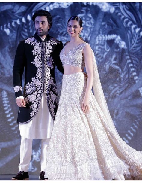 Ranbir and Deepika for Manish Malhotra's new Bridal collections Ranbir Kapoor Traditional Wear, Indian Wedding Reception Outfits, Drape Sarees, Indian Wedding Gowns, Sangeet Outfit, Shreya Ghoshal, Simple Lehenga, Reception Outfit, Indian Bridal Sarees