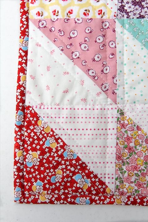 1930’s Style Diamond Scrap Quilt – Beech Tree Lane Handmade 30s Quilts, Grandmother Died, Half Square Triangle Quilts Pattern, Quilt Corners, Feedsack Quilt, Charm Square Quilt, Triangle Quilt Pattern, Vintage Quilts Patterns, Scrappy Quilt Patterns