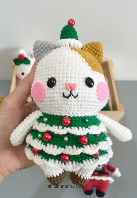 Christmas Tree Cat Crochet, Cat Christmas Crochet, Crochet Christmas Animals Free Patterns, Crochet Christmas Ideas Gift, Christmas Cat Crochet Pattern, Free Crochet Patterns Winter, Christmas Crochet Patterns Amigurumi, Crochet Christmas Doll, Christmas Cat Crochet