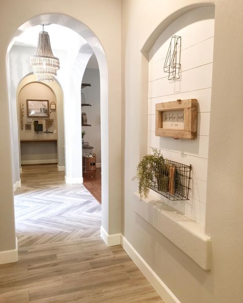 1,204 Likes, 58 Comments - Jaci Hodge (@shabbydesertnest) on Instagram: “My second shiplap niche is finally decorated  I ordered a personalized canvas in this Old Holland…” Farmhouse Niche Decor Ideas, Shiplap Alcove, Wall Indent, Niche Decor Ideas, Jaci Daily, Wall Niche Ideas, Recessed Wall Niche, Wall Nook, Niche Decor