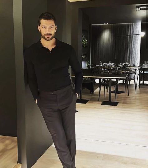 Nacho 365days, Simone Susinna, Italian Mens Fashion, Handsome Italian Men, Smart Casual Menswear, Aesthetic Outfits Men, Smart Casual Men, Classy Men, Italian Men