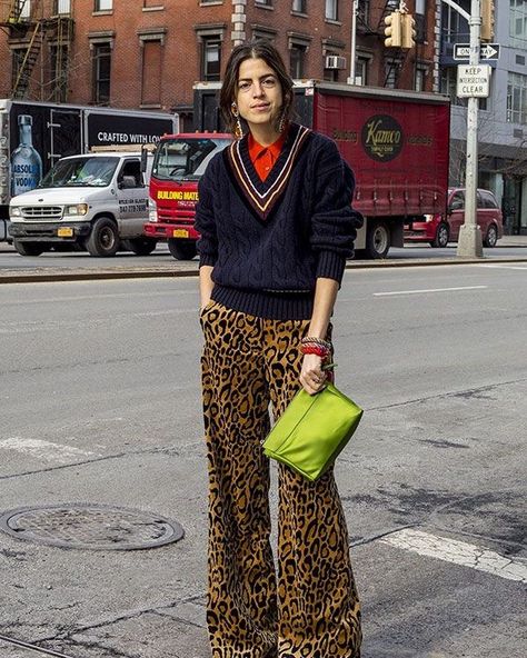 Style • Instagram Fall Belt, Leandra Medine Style, Mode Hippie, Leandra Medine, Winter Chic, Estilo Chic, Belt Style, Looks Street Style, Print Pants