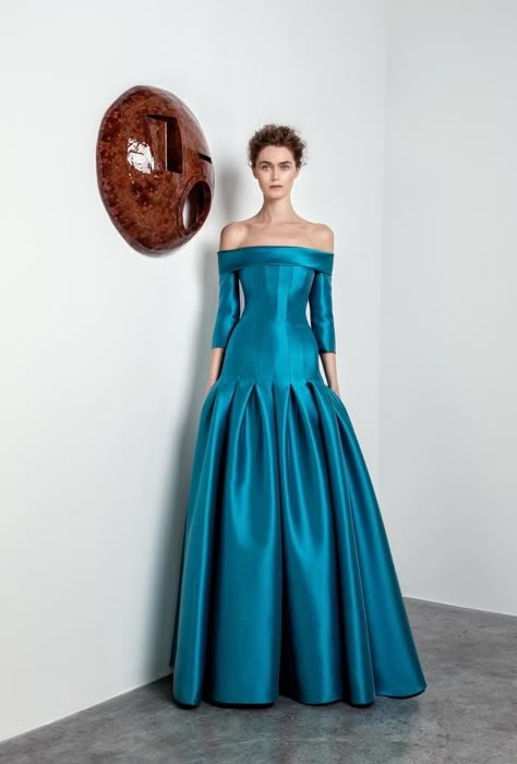 Mom Of The Bride Dress, Hollywood Glam Dress, Rami Al Ali, 2023 Dress, Kente Dress, Boda Mexicana, Statement Fashion, Turquoise Dress, Elegant Dresses Classy