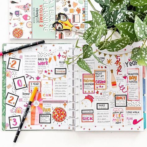 Mary Ellen Houston on Instagram: "I feel like my 2023 started off with a bang! 💥 Okay…well maybe just in my planner 😅. But I do love how this spread turned out, and I didn’t spill anything on my planner yet, so that’s a win! How do YOU feel about your first spread of the year? Don’t worry, you still have 51 more tries this year!! #afterthepen #happyplanner #happyplannercommunity #plannercommunity #handwriting #newyearspread #plannerinspiration #happyplannerinspiration #plannerwriting #bighapp New Year Planner Layout, Happy Planner New Years Layout, New Years Planner Layout, Happy Planner Spread, My 2023, Planner Writing, Planner Spreads, Happy Planner Layout, My Planner