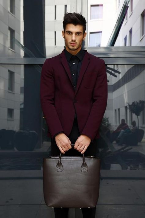 A Man In A Suit, Man In A Suit, Burgundy Blazer, Mens Fashion Blog, Velvet Shirt, Blazer Style, Red Blazer, Messenger Bag Men, Velvet Jacket