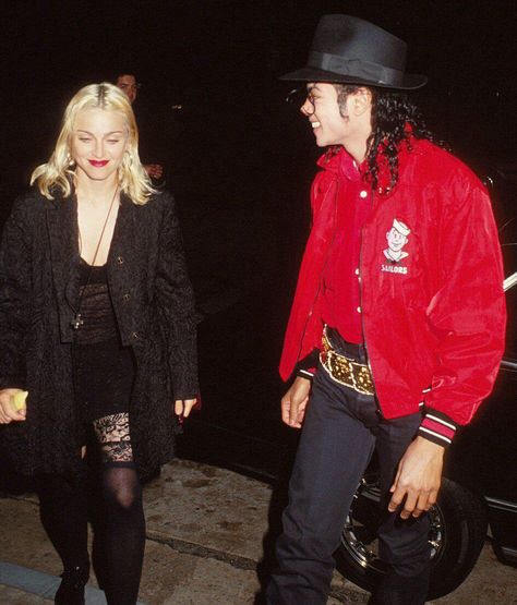 Michael Jackson and Madonna. I can't believe they dated. Madonna 90s, Madonna Fashion, Michael Jackson Smile, Joseph Jackson, Michael Jackson Bad, King Of Music, Special Pictures, The Jacksons, Michael J