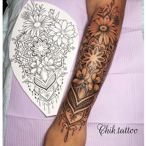 Trendy Arm Tattoo Ideas for Women Forearm Mandala Tattoo, Mandala Arm Tattoos, Mandela Tattoo, Floral Mandala Tattoo, Half Sleeve Tattoos Forearm, Mandala Tattoo Sleeve, Mandala Flower Tattoos, Cuff Tattoo, Flores Tattoo