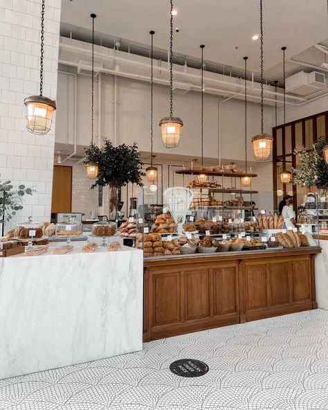 Chic Bakery Interior, Its Complicated Bakery, French Cafe Inspired Kitchen, Elegant Cafe Interior, Coffee Shop Design Aesthetic, Bagel Shop Interior, Coffee Restaurant Design, French Bakery Interior, Pastry Shop Aesthetic