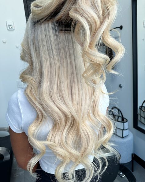 Volume and length with 22 inch extensions✨ #handtied #handtiedextensions #blondegirl #blondespecialists #miamihairstylist #miamiblonde #lineone10k 22 Inch Extensions, Blonde Girl, Hair Stylist, Miami, Blonde, Hair, On Instagram, Quick Saves, Instagram