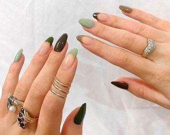 Lime Nails, Oval Acrylic Nails, Glitter Accent Nails, Green Nail Art, Dark Nails, Oval Nails, Brown Nails, Minimalist Nails, French Tip Nails