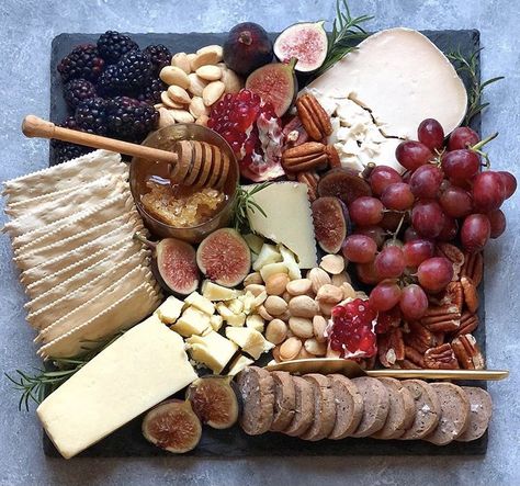 Cheese Graze Board, Food Board Aesthetic, Grazing Board Aesthetic, Hobbit Cheese Board, Cheese Tray Ideas, Fancy Cheese Platter, Cheese Platter, Fancy Charcuterie Board Aesthetic, Charcuterie Night Aesthetic