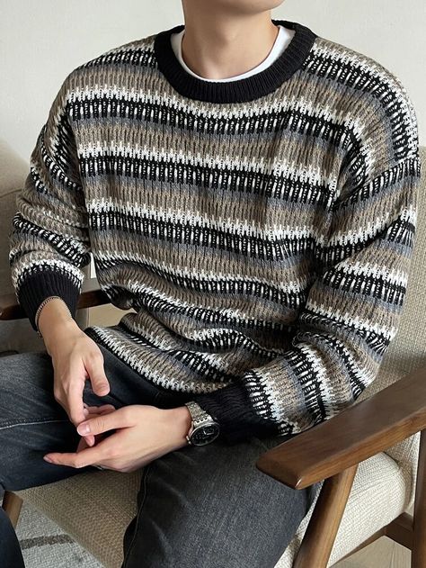 Mens 2000s Fashion, Pattern Sweater Outfit, Big Sweater Outfit, Mens Striped Sweater, Sweater Outfits Men, Striped Knitwear, Nerdy Outfits, Geek Clothes, Mood Clothes