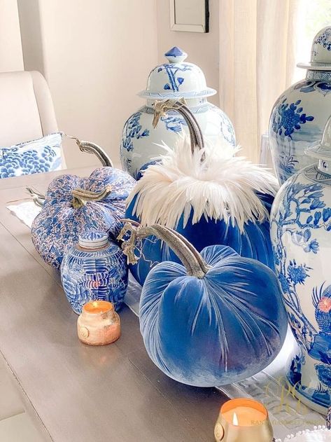 20 Beautiful Blue Pumpkin Decor Ideas For Fall — ASHLINA KAPOSTA White Kitchen Styling, Blue And White Fall Decor, Blue And White Pumpkins, Blue Fall Decor, Blue And White Kitchen, Orange Candle, Blue White Decor, Fall Thanksgiving Decor, Blue Pumpkins