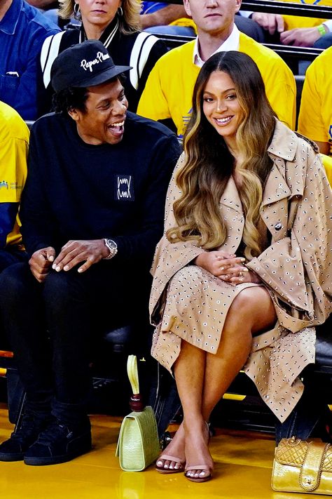 Beyoncé Knowles & Jay-Z Beyonce Jay Z, Nba Game, Beyonce Knowles Carter, Beyoncé Giselle Knowles-carter, Beyonce And Jay Z, Beyonce Sasha Fierce, Beyoncé Giselle Knowles, Beyonce And Jay, Queen Beyonce