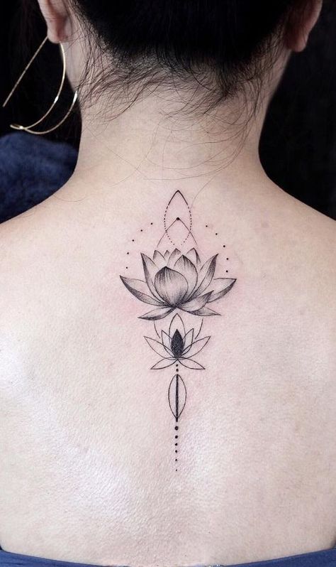 Tatouages symboliques : 12 dessins et leurs significations Simple Lotus Flower Tattoo, Flower Neck Tattoo, Tato Mandala, Lotusblume Tattoo, Lotus Tattoos, Lotus Flower Tattoo Design, Tato Dengan Makna, Celestial Elements, Pola Tato