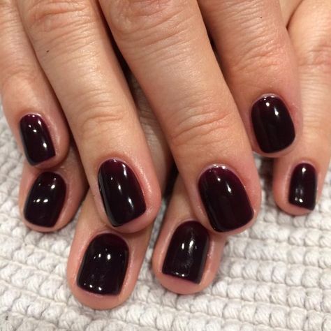 Short Manicured Nails, Gel Nails Dark, Short Dark Nails, Dark Gel Nails, Nails Grunge, Nails Dark, Ten Nails, Unghie Nail Art, Short Gel Nails