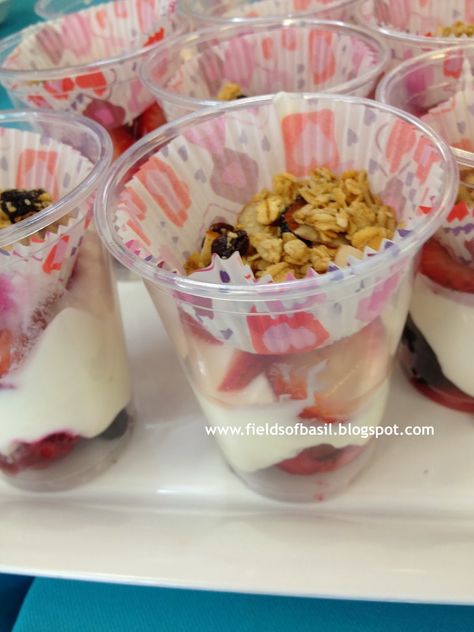 Kids Yogurt, Valentines Brunch, Yogurt Parfaits, Brunch Decor, Breakfast For A Crowd, Healthy Brunch, Vegan Brunch, Birthday Breakfast, Yogurt And Granola