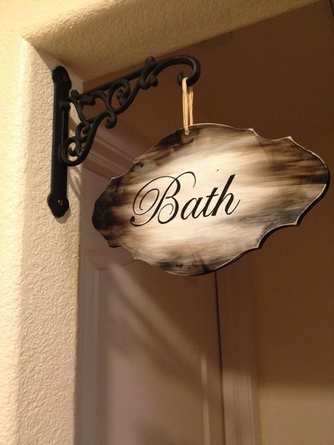 DIY bathroom sign with simple wooden plaque and shelf bracket Shelf Bracket Ideas Diy, Toilet Paper Roll Diy, Hipster Decor, Rustic Entryway Table, Starfish Wall Decor, Diy Wood Shelves, Bath Sign, Rustic Entryway, Wedding Signs Diy