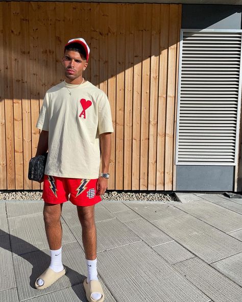 Boua on Instagram: “❣️❣️” Red Shorts Outfit Men, Red Shorts Outfit, Shorts Outfit Men, Guys Outfits, Dad Fits, Black Men Fashion Urban, Slides Outfit, Mens Shorts Outfits, Mens Casual Outfits Summer