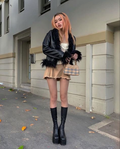 Futuristic Character, Platform Boots Outfit, Black Boots Outfit, I Am Gia, Bunny Outfit, Archive Fashion, Streetwear Y2k, Vintage Boots, Alter Ego