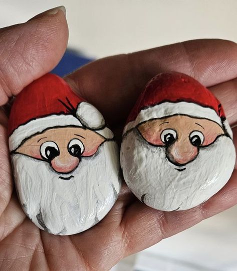 painting rocks! | Santa 🥰🥰 and his twin brother | Facebook Painting Santa Faces, Stone Art Christmas, Santa Rock Painting, Santa Painted Rocks, Painted Rocks Christmas, Dyi Art, Christmas Pebble Art, Garden Rock Art, Mussel Shell