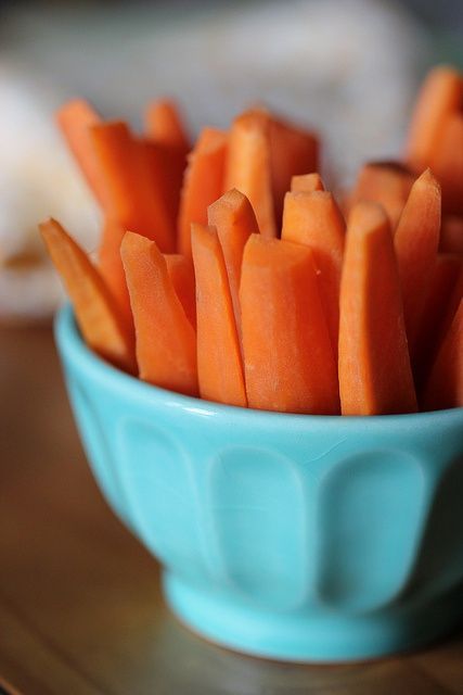 Turquoise Cottage, Orange Carrots, Orange And Aqua, Blue Container, Turquoise Bowl, Pastel Turquoise, Orange Party, Carrot Sticks, Orange Aesthetic