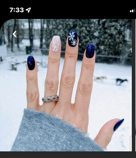 Winter Nails Blue Acrylic, Dark Blue Christmas Nails Winter, Acrylic Short Christmas Nails, Blue Tip Dip Nails, Christmas Nails For Square Nails, Powder Dip Nails Winter, Winter Nails Ice Blue, Winter Blue Dip Nails, Matte Blue Christmas Nails