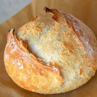 Sourdough Bread With Yeast, Beginners Bread Recipe, Bread Recipes Easy, German Bread, Sourdough Bread Recipes, Oven Bread, Dutch Oven Bread, White Countertop, Homemade Bread Recipes Easy