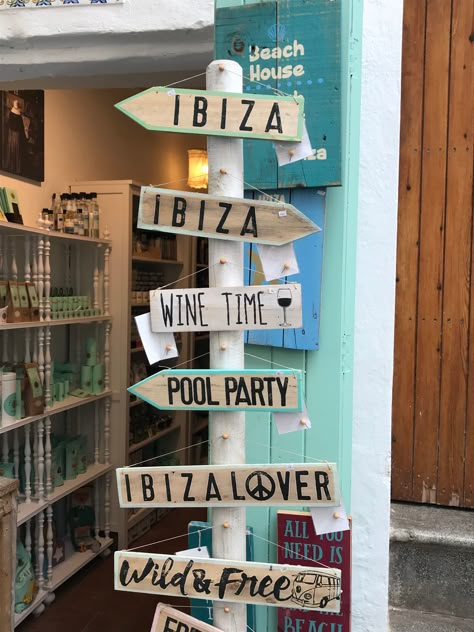 Ibiza Garden Party, Ibiza Party Ideas, Ibiza Birthday Party, Ibiza Party Decorations, Ibiza Party Aesthetic, Ibiza Themed Party, Coachella Party Theme, Ibiza Pool Party, Ibiza Garden