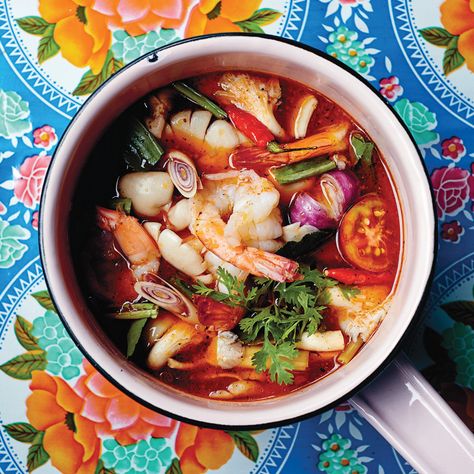 Spicy & Sour Soup with Shrimp & Tom Yum Paste (Tom Yum Goong) Tom Yum Soup With Paste, Tamarind Paste Recipes, Tamarind Soup, Thai Appetizer, Soup With Shrimp, Tom Yum Paste, Asian Soups, Tom Yum Soup, Tamarind Paste