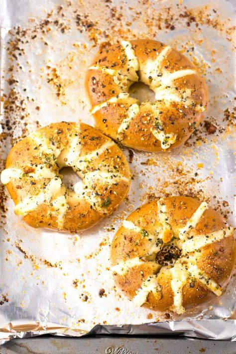 Tik Tok Stuffed Bagels | Wishes and Dishes Stuffed Bagels, Wishes And Dishes, Nutella French Toast, Sandwich Sides, Pork Salad, Turkey Soup, Breakfast Choices, Cheesy Potatoes, Egg Breakfast