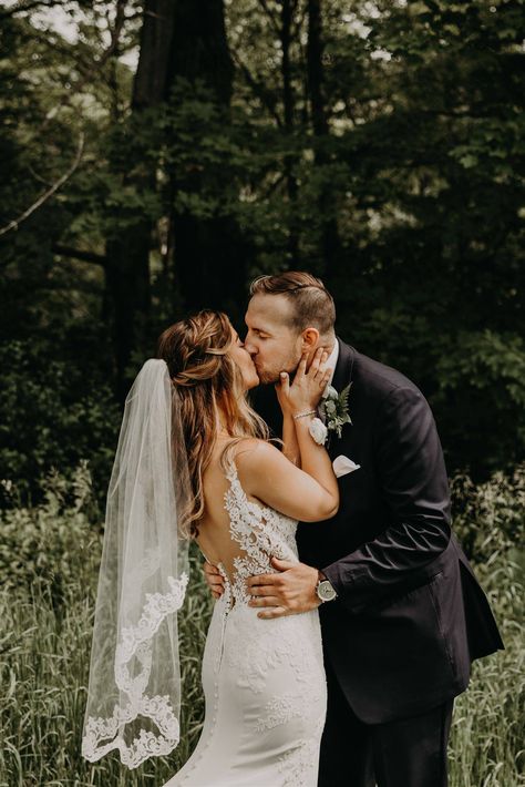 Fall wedding hair for bride