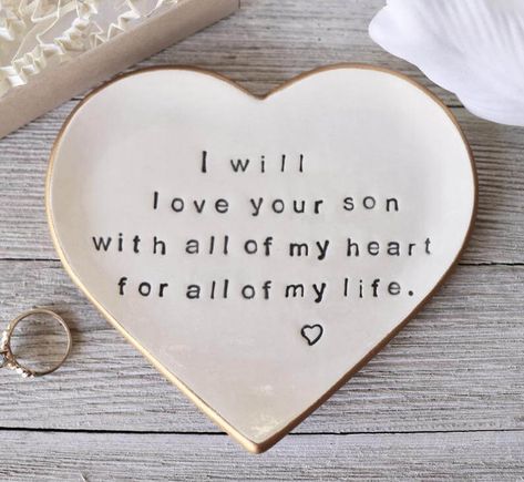 Diy Gifts For Christmas, Anniversary Journal, Gift Mother In Law, Groom Gifts, Heart Jewellery, Jewellery Dish, Wedding Gifts For Parents, Heart Dish, Mother Of The Groom Gifts