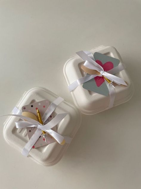 Bento Cake Packaging, Burger Packaging, Mini Torte, Tiny Cakes, Cookie Gift Box, Catering Desserts, Mini Tortillas, Snack Shop, Mini Cakes Birthday