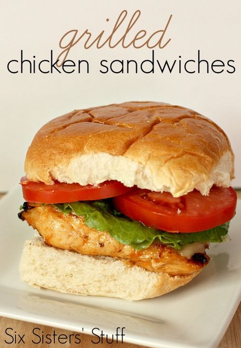 Marinated Grilled Chicken Sandwiches from SixSistersStuff.com. #dinner #familydinner Grilled Chicken Sandwich Marinade, Chicken Sandwich Marinade, Sandwich Vegetarian, Grilled Chicken Sandwich, Sandwich Bar, Deli Sandwiches, Chicken Sandwich Recipes, Chicken Sandwiches, Club Sandwich