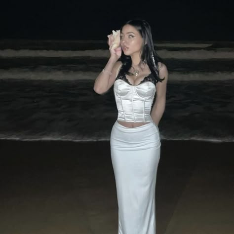 Mermaid Core Aesthetic Outfits, Mermaid Outfit Aesthetic, Sirencore Outfits, Siren Fashion, Siren Style, Skirt And Corset, Dinner Outfit, White Skirt, Insta Photo Ideas