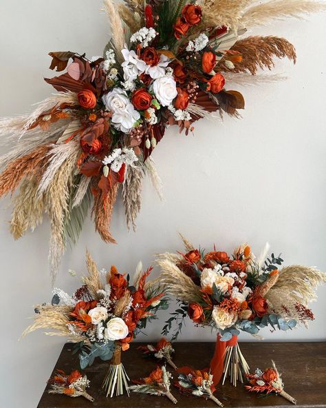 🍀Burnt orange and emerald green wedding collection, made with a mix of dried, preserved and faux flowers🍁 Find your perfect bouquet at our Etsy shop, or reach out to us directly at @lunariaflowers to create your ideal arrangement!😉 #wedding #WeddingBouquet #boutonniere #WeddingInspiration #wedding2024 #wedding2025 #BohoWedding #burgundywedding #WeddingFlowers #bride #bridesmaids #love #marriage #WeddingFlowers #weddinguk #burntorangewedding #emeraldgreenwedding Emerald Green And Burnt Orange Wedding Colors, Green And Orange Wedding Flowers, Orange And Emerald Green Wedding, Burnt Orange And Emerald Green Wedding, Orange And Emerald Green, Emerald Green Wedding, Mums Wedding, Orange Wedding Flowers, Burnt Orange Weddings