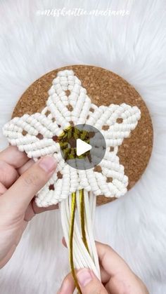 Macrame For Christmas, Macrame Star Tutorial, Macrame Stars, Beginner Macrame Projects, Star Macrame, Macrame Tutorial Beginner, Macrame Star, Knot Guide, Christmas Macrame