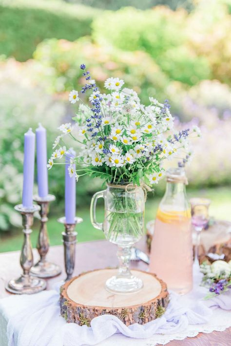 Purple Lavender Wedding Ideas, Garden Wedding Lavender, Wedding At Lavender Farm, Citrus Lavender Wedding, Lavender Backyard Wedding, Lavender And Honey Wedding, Daisy And Lavender Wedding, Lavender Wedding Aesthetic, Lavender Decorations Party